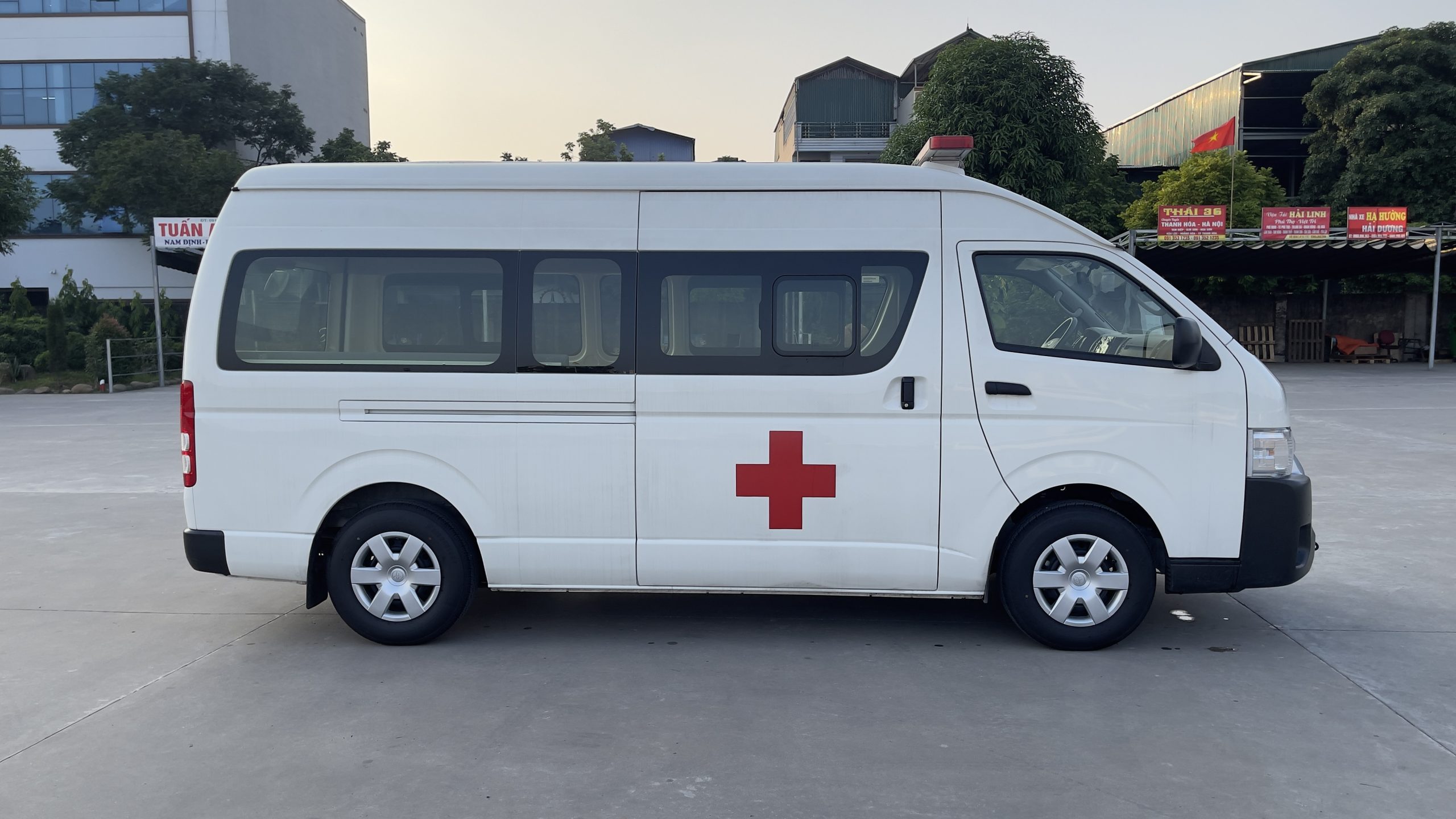 Mua xe cứu thương trả góp tiết kiệm chi phí ban đầu