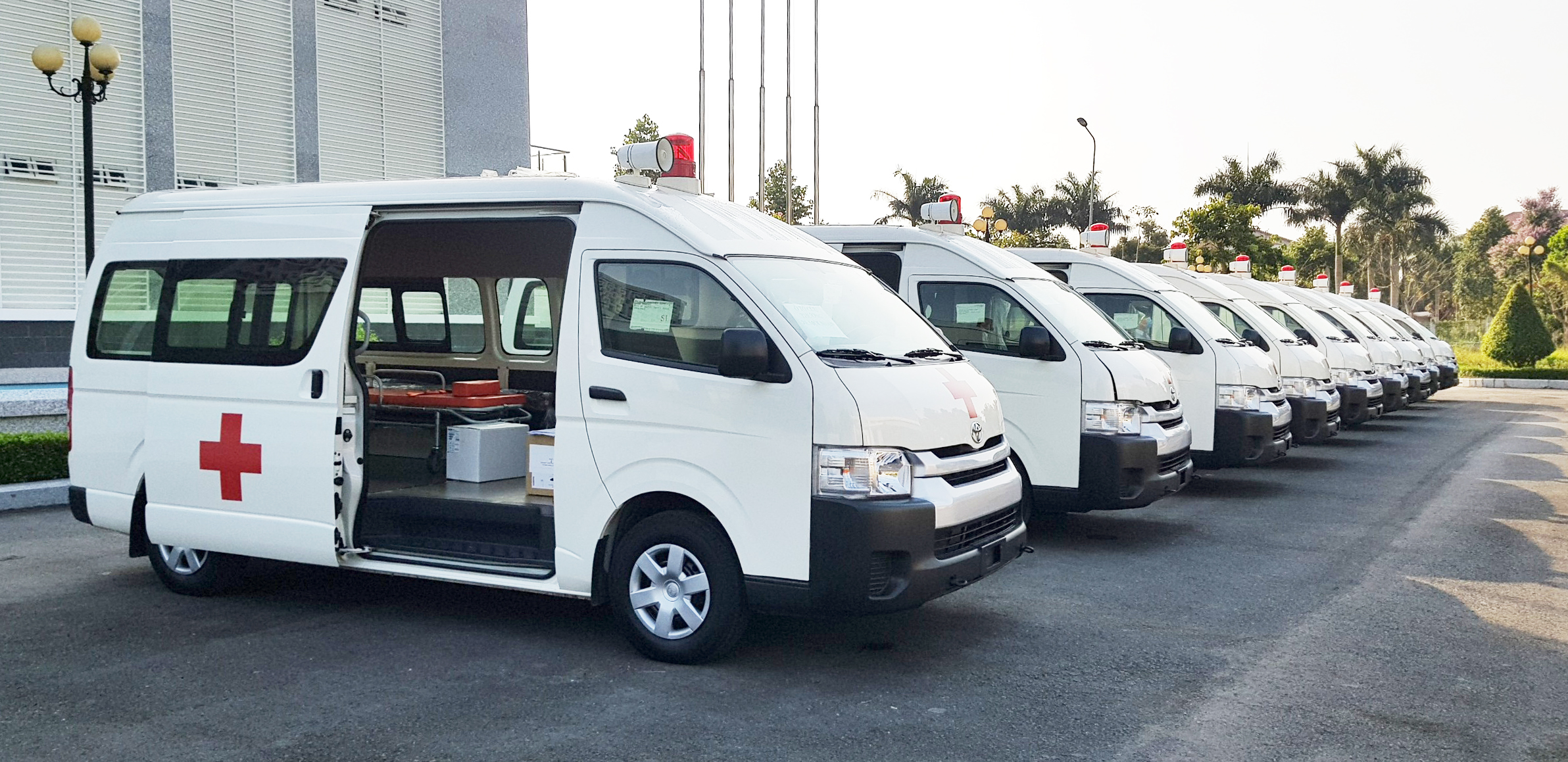 Xe cứu thương Toyota Hiace nhập khẩu